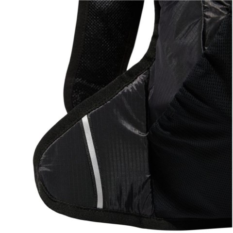 Plecak biegowy Asics Lightweight Running Backpack 2.0 3013A575-001 One size Plecak biegowy Asics Lightweight Running Backpack 2.0 3013A575-001 One size
