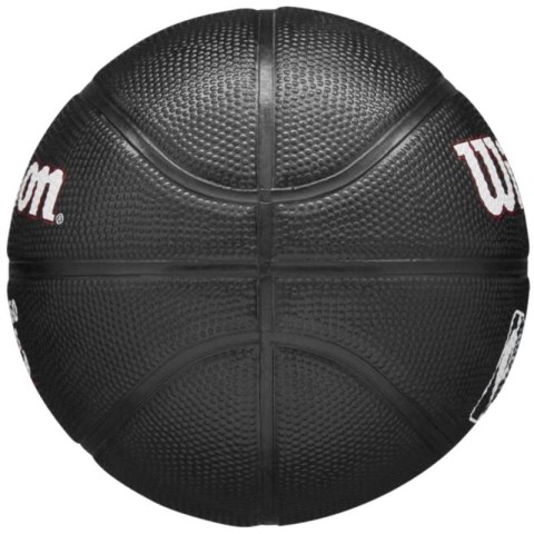 Piłka Wilson Team Tribute Chicago Bulls Mini Ball Jr WZ4017602XB 3