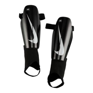 Ochraniacze piłkarskie Nike Charge DX4608-010 XL (180-200cm)