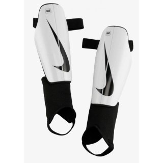 Ochraniacze piłkarskie Nike Charge DX4608-100 XL (180-200cm)
