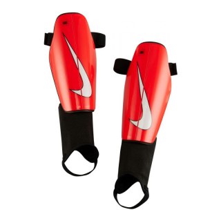 Ochraniacze piłkarskie Nike Charge DX4608-635 XL (180-200cm)