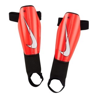 Ochraniacze piłkarskie Nike Charge DX4610-635 L (170-180cm)