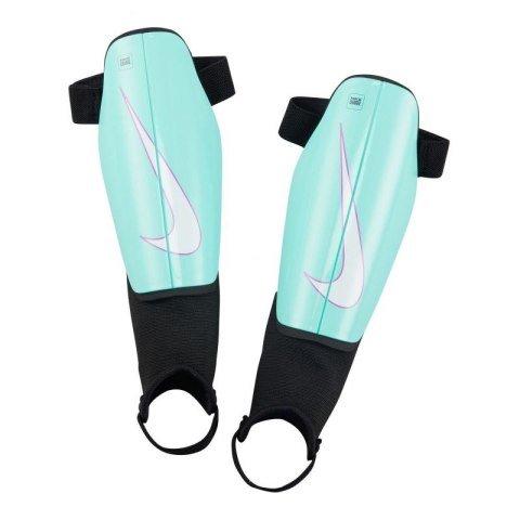 Ochraniacze piłkarskie Nike Charge DX4610-354 L (170-180cm) Ochraniacze piłkarskie Nike Charge DX4610-354 L (170-180cm)