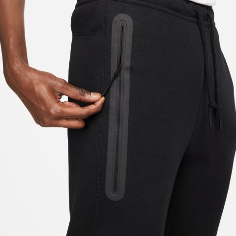 Spodnie Nike Tech Fleece M FB8002-010 XL (188cm) Spodnie Nike Tech Fleece M FB8002-010 XL (188cm)