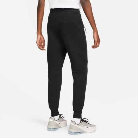 Spodnie Nike Tech Fleece M FB8002-010 S (173cm) Spodnie Nike Tech Fleece M FB8002-010 S (173cm)