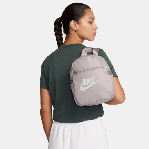 Plecak Nike Sportswear Futura 365 Mini CW9301-019 fioletowy Plecak Nike Sportswear Futura 365 Mini CW9301-019 fioletowy