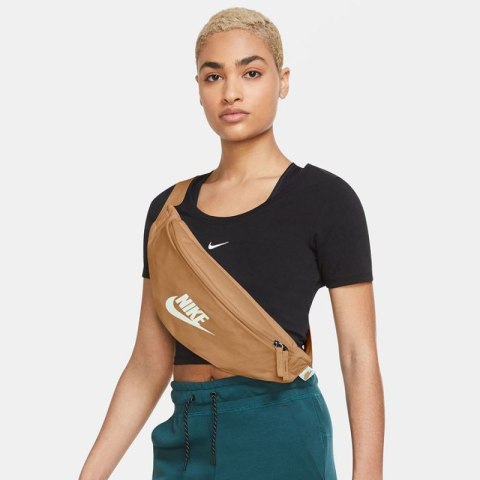 Saszetka, nerka Nike Heritage Waistpack DB0490-224 one size Saszetka, nerka Nike Heritage Waistpack DB0490-224 one size