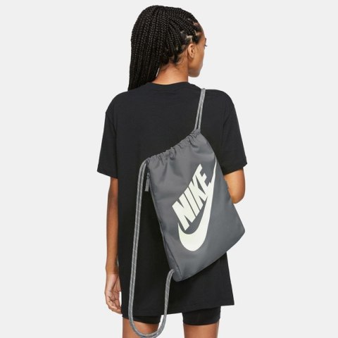 Worek, plecak Nike Heritage Drawstring Bag DC4245-084 szary Worek, plecak Nike Heritage Drawstring Bag DC4245-084 szary