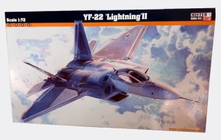 Model samolotu do sklejania YF-22 Lightning II 1:72 F-07