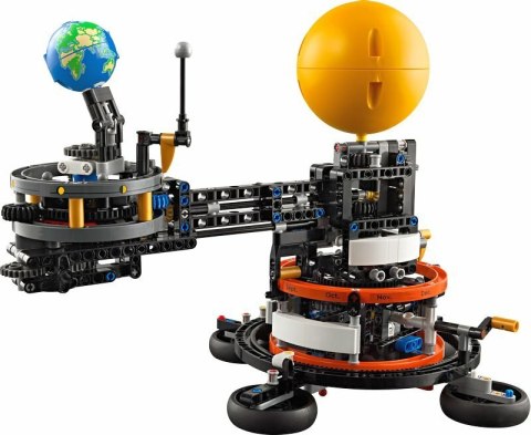 LEGO 42179 TECHNIC Planeta Ziemia i Księżyc na orbicie p3